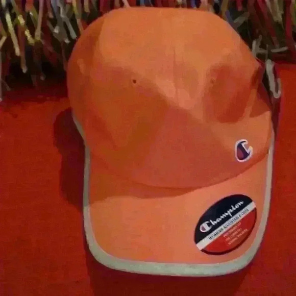 Champion womans adjustable performance cap - Picture 2 of 2